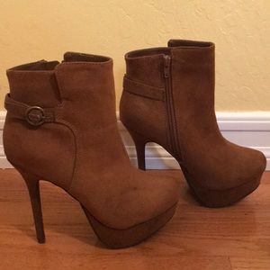 Like new, Buckled platform heeled booties, size 8